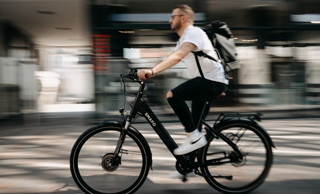 В Чехии водители должны будут объезжать велосипедистов на расстоянии 1,5 метра