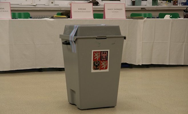 Сегодня избиратели, находящиеся на карантине, смогут проголосовать из окна своего автомобиля