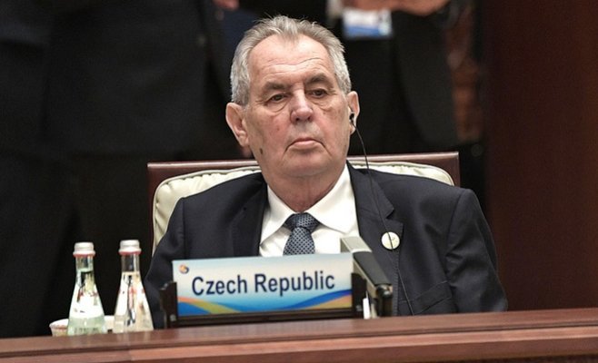 По словам Вондрачека, Земан может занимать пост президента ЧР