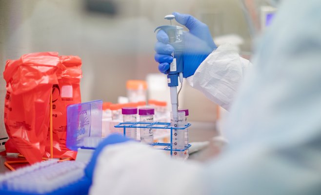 В воскресенье прирост новых случаев Covid-19 был самым высоким с конца апреля