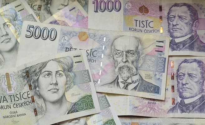 В следующем году минимальная заработная плата в ЧР вырастет на тысячу крон в месяц