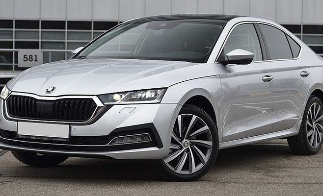 Производство автомобилей в ЧР в октябре упало почти вдвое