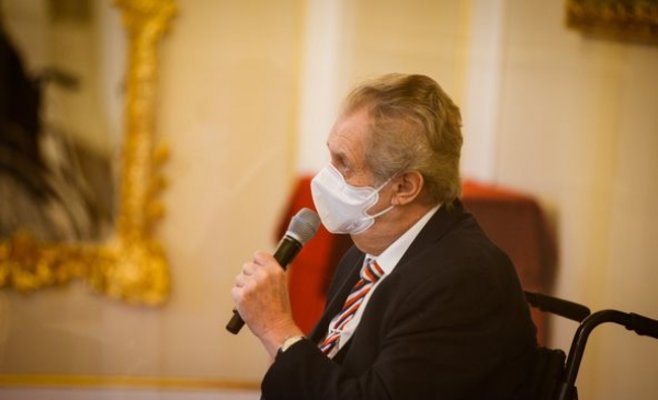 Президент Милош Земан выступил за обязательную вакцинацию