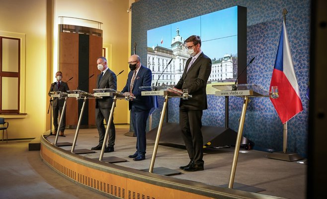 Правительство Чехии приняло новые противоэпидемические меры