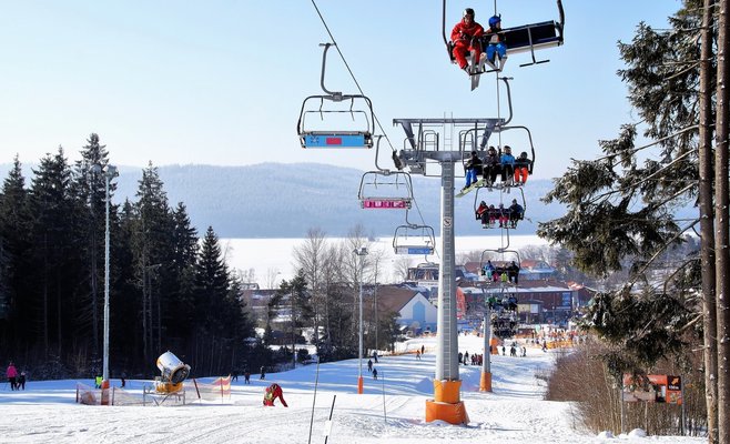 В прошедшие выходные горнолыжные курорты Чехии столкнулись с наплывом посетителей