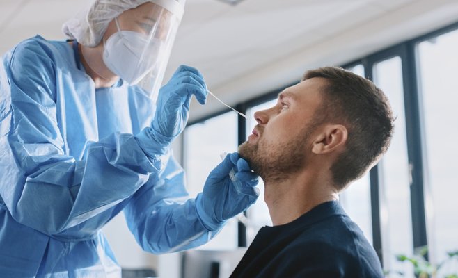 В среду прирост заболеваемости впервые с начала эпидемии превысил 50 тыс. случаев