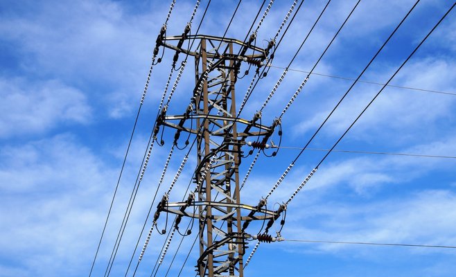 После выходных без электричества остались более двух тысяч домохозяйств