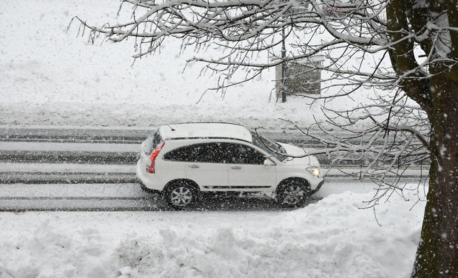 Метеорологи предупредили о сильном ветре и снежных заносах