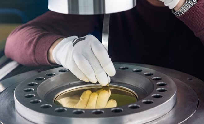 Чешский монетный двор выпустил самую большую золотую монету в Европе