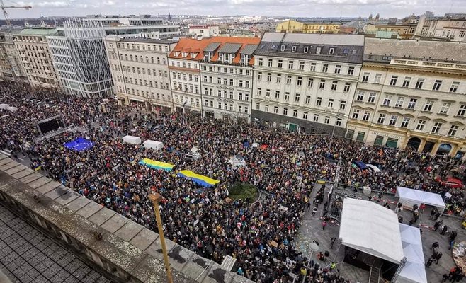 В воскресенье в Праге около 80 тыс. человек вышли на демонстрацию в поддержку Украины