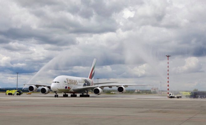 Пражский аэропорт временно переводит движение на боковую взлетно-посадочную полосу