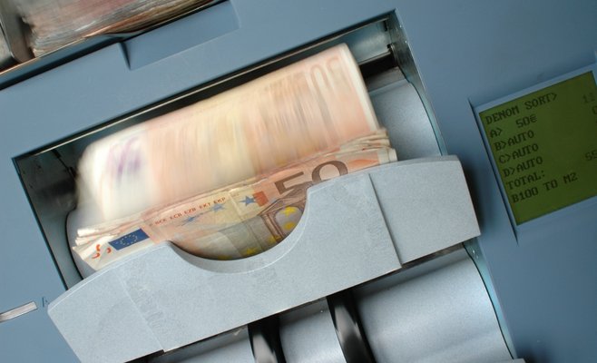 Komerční banka за два дня компенсировал клиентам Сбербанка 40% депозитов