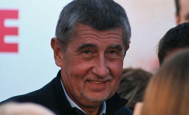 Бывший премьер-министр Андрей Бабиш предстанет перед судом