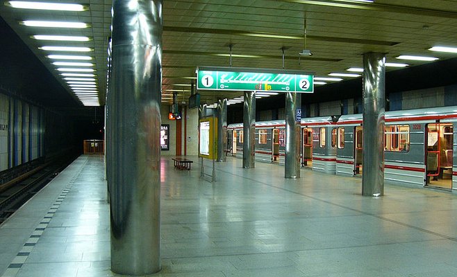 Из-за технических неполадок остановились два участка «зеленой» ветки пражского метрополитена