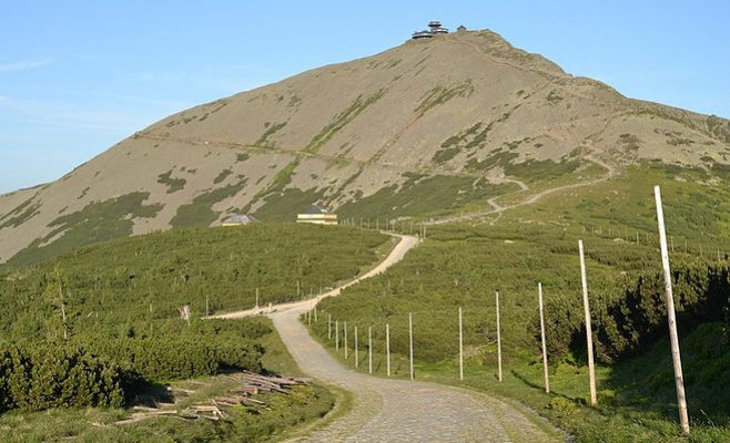 На вершине Снежки будут установлены барьеры из нержавеющей стали