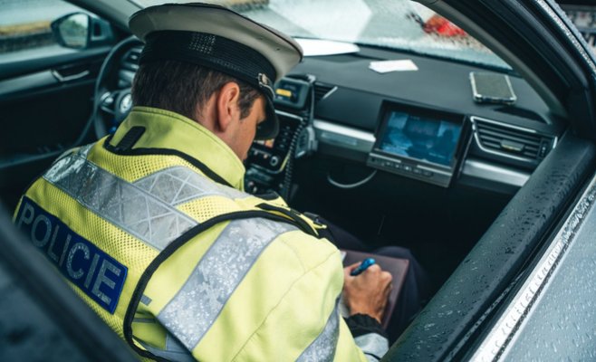 Летом на чешских дорогах будет больше полицейских