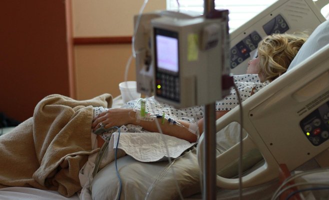 Эпидемия Covid-19 в Чехии продолжает ускоряться: более 700 человек госпитализированы