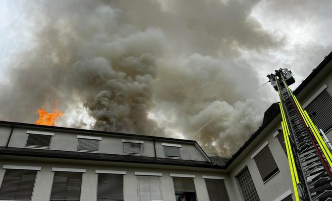 В здании Центрального военного госпиталя в Праге произошел пожар