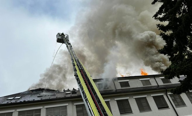 В здании Центрального военного госпиталя в Праге произошел пожар