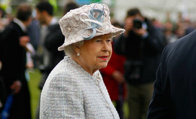 Палата депутатов почтила память британской королевы Елизаветы II минутой молчания