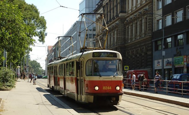 С понедельника, 24 октября, в Праге начнется ремонт трамвайной линии на Карловой площади