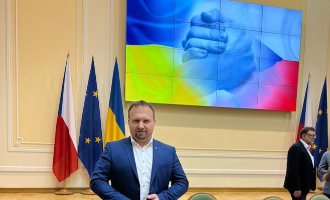 Чешские министры во главе с Фиалой прибыли в Киев для переговоров с местным правительством