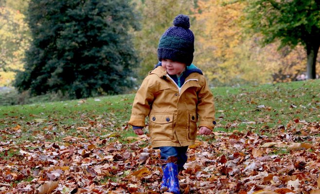 С января детские пособия должны увеличиться на 200 крон