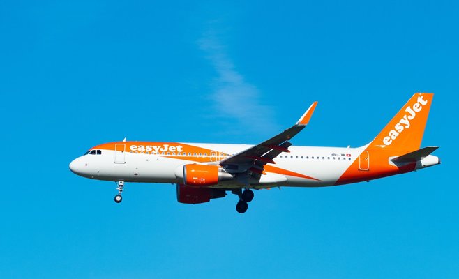 В пражском аэропорту из-за угрозы взрыва экстренно сел самолет