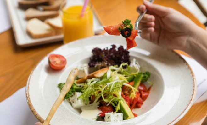 В ноябре этого года на обед в ресторане чехи тратили на 25 крон больше, чем год назад