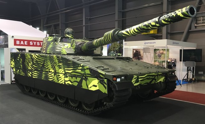 Чехия подписала меморандум о приобретении шведских боевых машин и получила от Германии первый танк, подаренный для помощи Украине