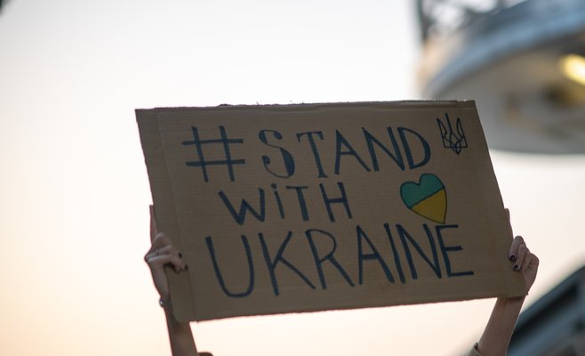 В течение года чехи проявляли солидарность с атакованной Украиной и помогали ей финансово и материально