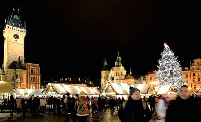 В новогоднюю ночь в центре Праги безопасность будут обеспечивать сотни полицейских