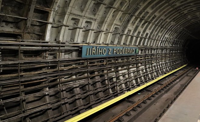 С 14 января станция метро «Йиржиго из Подебрад» будет закрыта на 10 месяцев