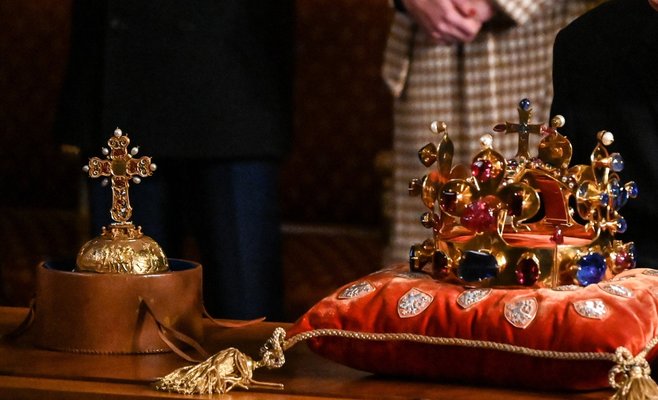 В Праге открылась выставка чешских королевских регалий