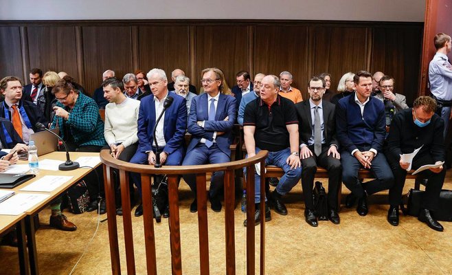 28 человек предстали перед судом по делу о продаже пражских городских квартир