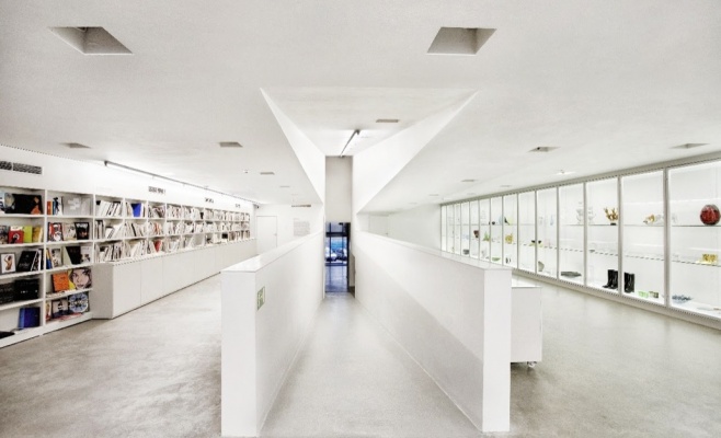 Галерея современного искусства – DOX