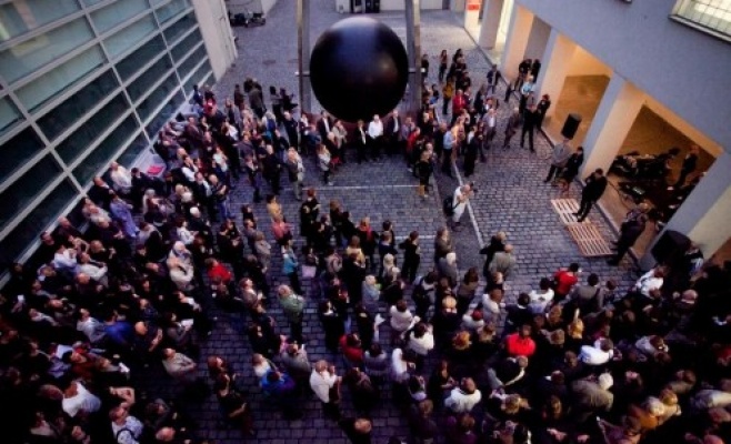 Галерея современного искусства – DOX