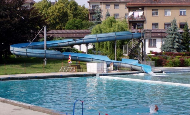 Бассейн Avia Čákovice