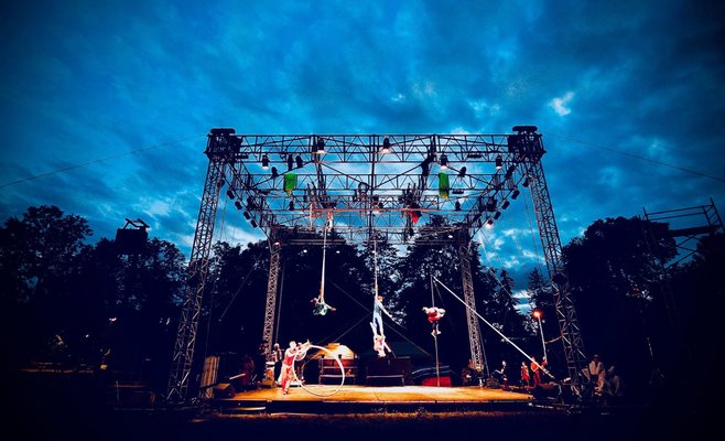 Фестиваль цирка и театра Letní Letná