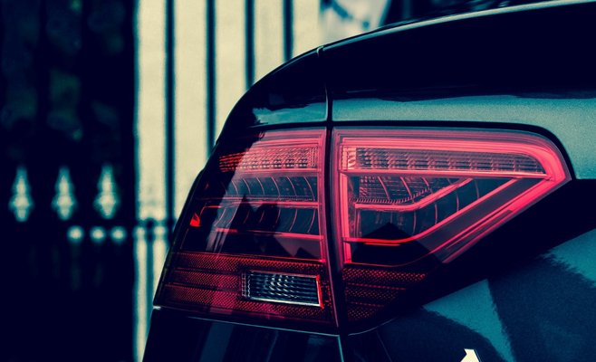 Автосалон роскошных автомобилей обманул своих клиентов