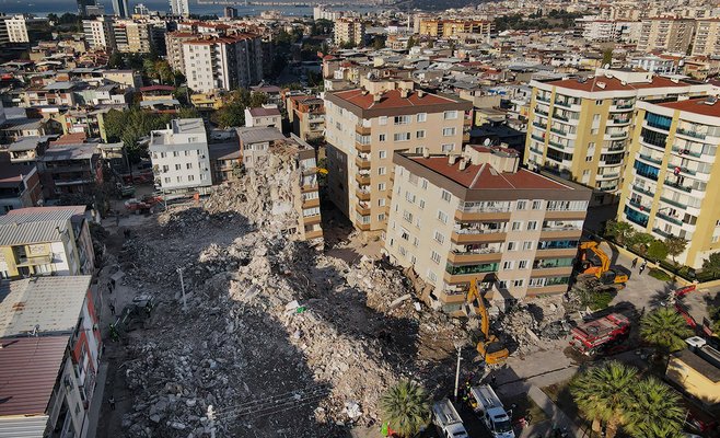 В Турции и Сирии уже более 12 тысяч жертв землетрясения, Эрдогана критикуют за недостатки спасательной операции