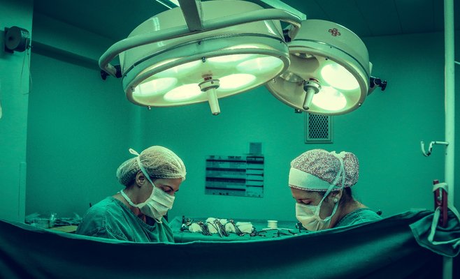 Чехия привлекает туристов низкой стоимостью глазной хирургии
