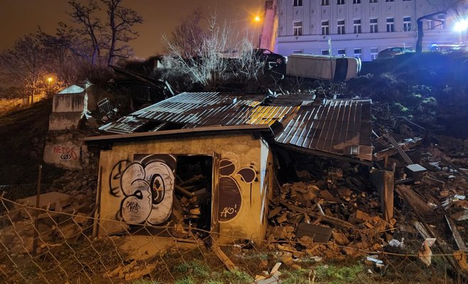 В Праге ночью рухнул дом