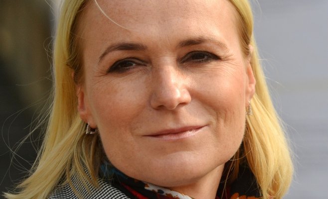 Министр обороны Чехии Чернохова подробно рассказала о планах перевооружения чешской армии