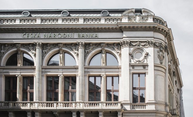 Государство продало ценные бумаги на сумму 15,6 миллиарда. Интерес у людей оказался больше чем в два раза