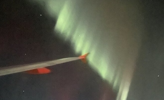 Пилоты разворачивали самолеты во время рейсов. В небе над Европой появилось уникальное явление