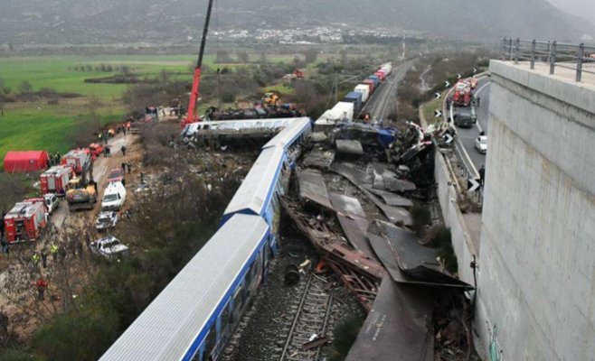 Десятки людей погибли в результате столкновения поездов в Греции: ВИДЕО