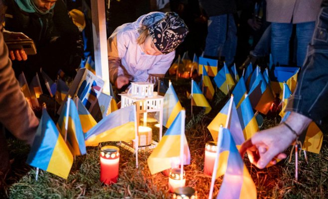 Тысячи людей в Праге выразили свою поддержку Украине. Петр Павел выступил, а посол ошеломил своим чешским языком