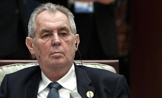 Земан советует правительству поднять налоги 