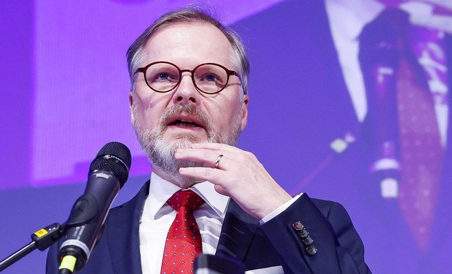 Правительство сократило 800 рабочих мест на государственной службе. Отчаянно мало по сравнению с обещаниями